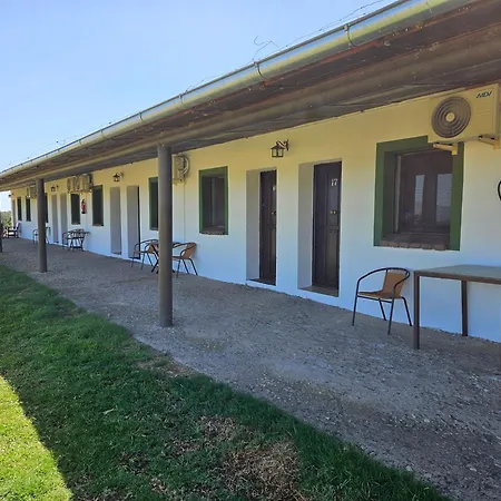 Hotel Rural Portilla De Monfraguee 2*