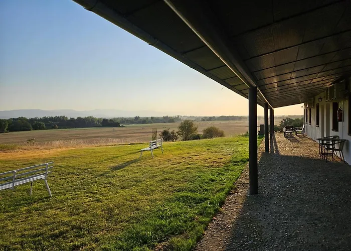 Hotel Rural Portilla De Monfraguee 2*