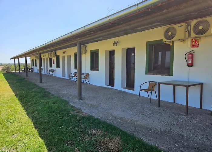 Hotel Rural Portilla De Monfraguee 2*