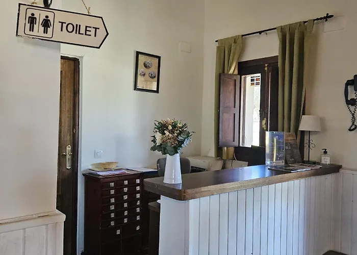 Hotel Rural Portilla De Monfraguee 2*